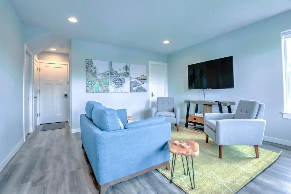 New Tri-Level Home With Ocean View And 3 En-Suite Bedrooms! Depoe Bay Esterno foto